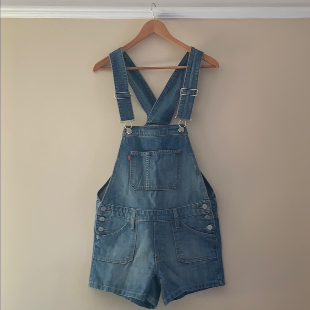 Levi’s Shortalls in Size SM
